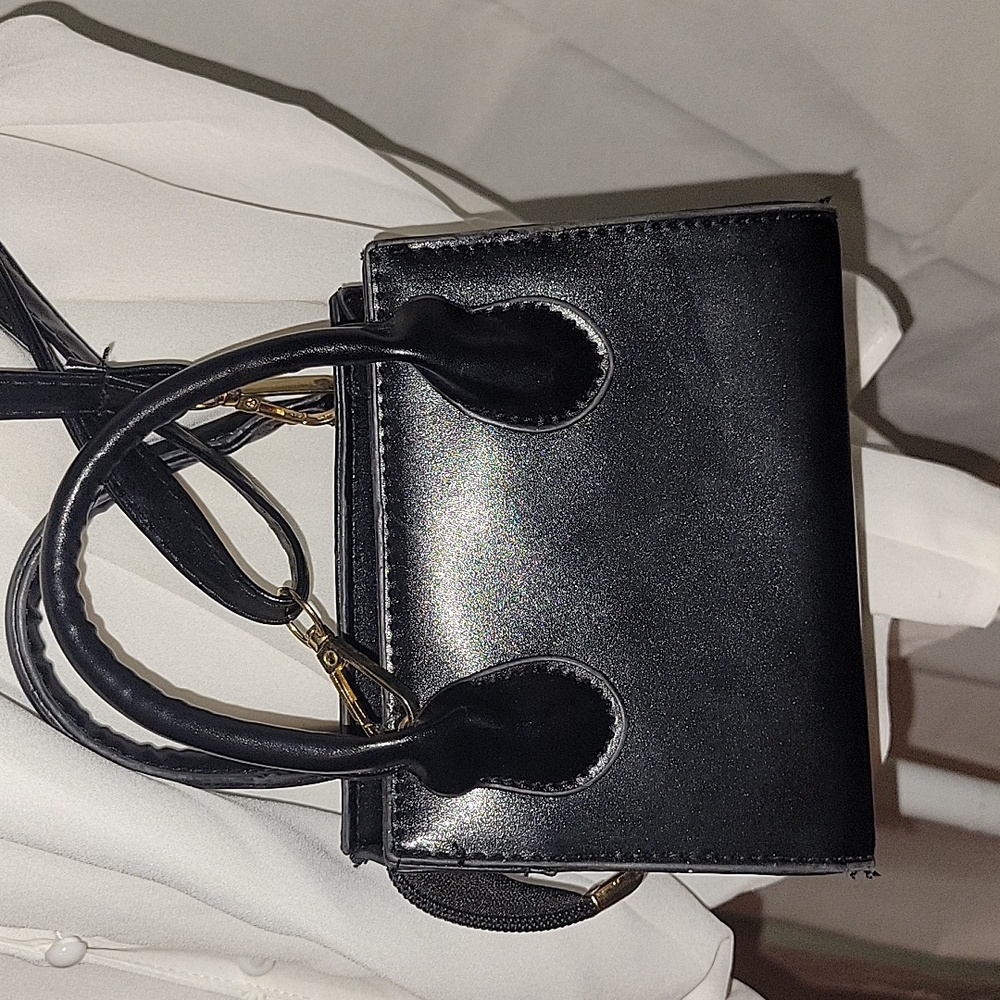 Tiny black crossbody purse - Picture 3 of 8